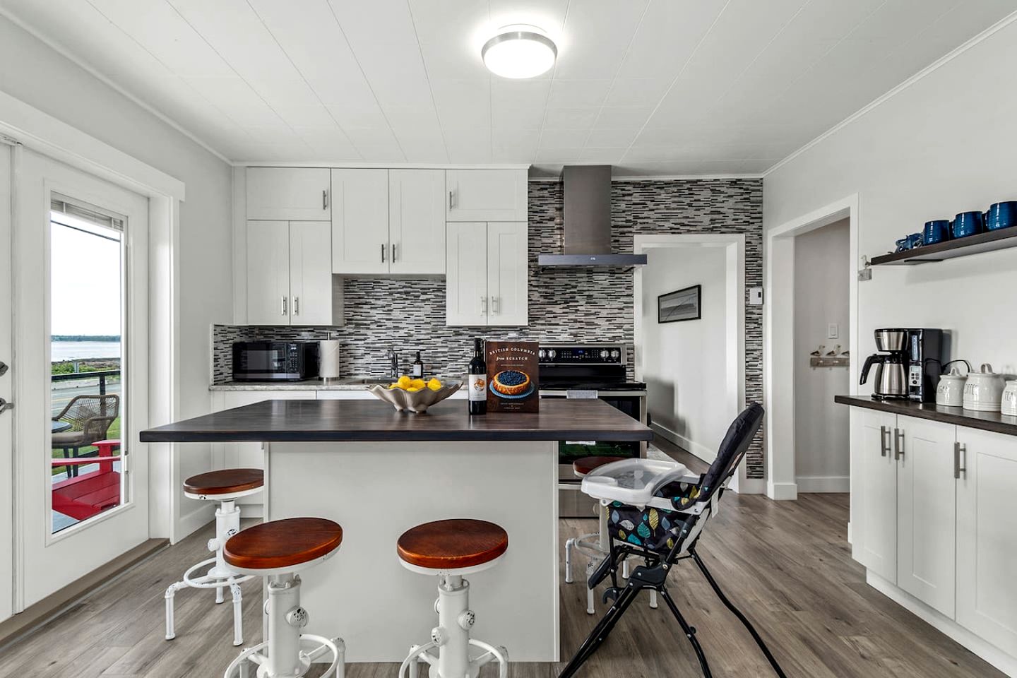 Luxury Beachfront Cottage with Arcade Room and Ocean Views near Campbell River, British Columbia