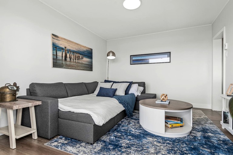 Cottages (Canada, Strathcona D (Oyster Bay-Bu*, British Columbia)