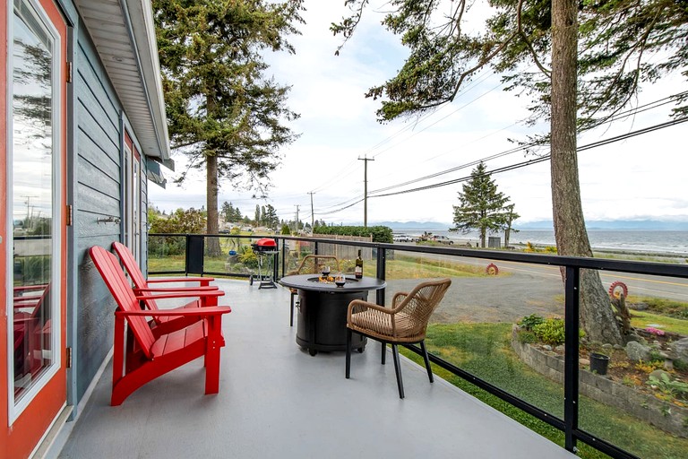 Cottages (Canada, Strathcona D (Oyster Bay-Bu*, British Columbia)