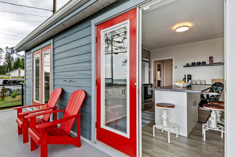 Cottages (Canada, Strathcona D (Oyster Bay-Bu*, British Columbia)