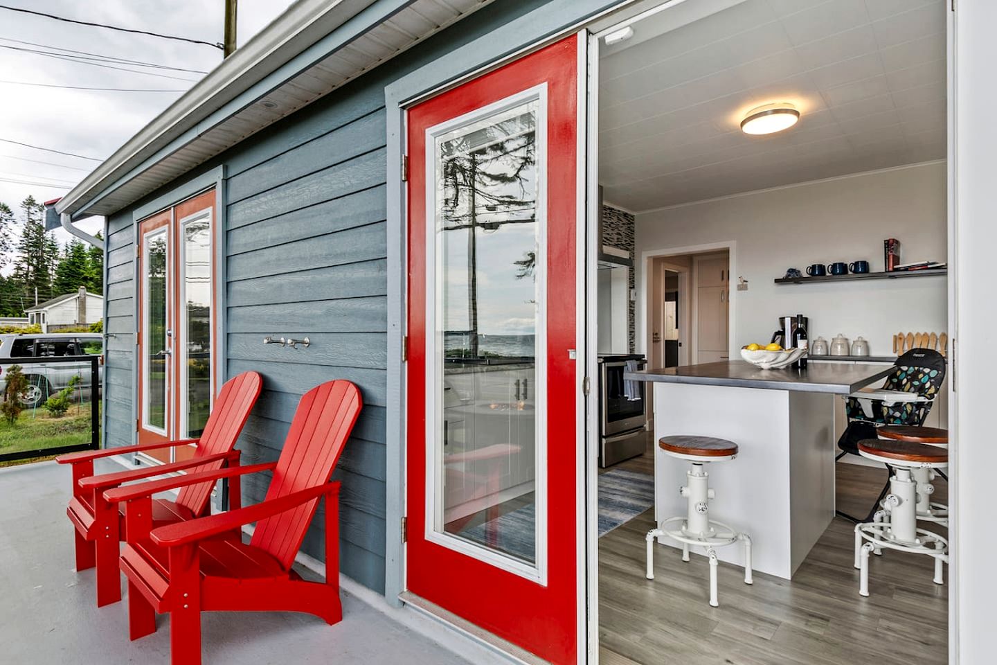 Luxury Beachfront Cottage with Arcade Room and Ocean Views near Campbell River, British Columbia