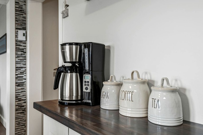 Cottages (Canada, Strathcona D (Oyster Bay-Bu*, British Columbia)