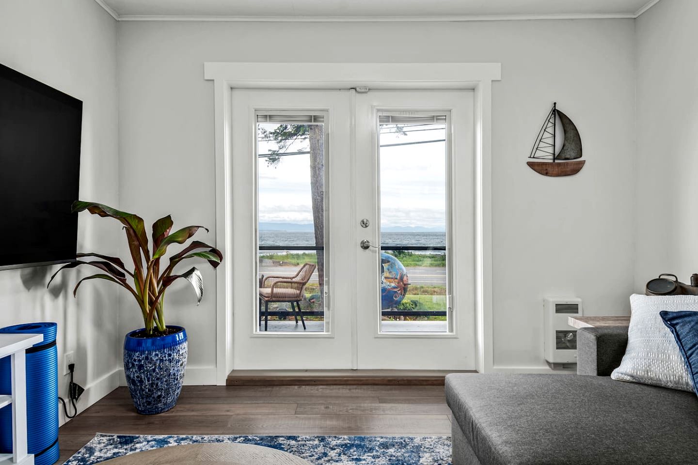 Luxury Beachfront Cottage with Arcade Room and Ocean Views near Campbell River, British Columbia