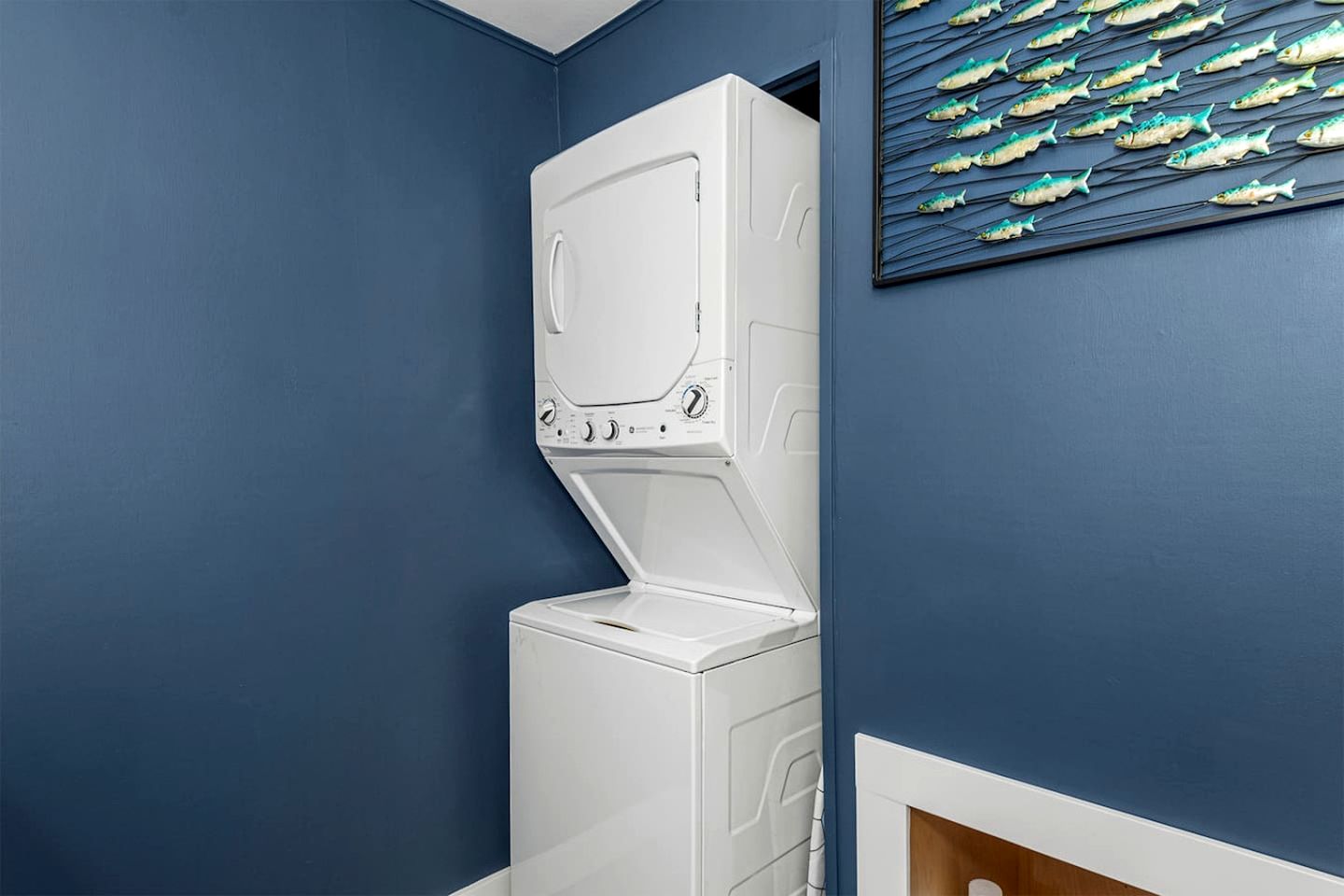 Luxury Beachfront Cottage with Arcade Room and Ocean Views near Campbell River, British Columbia