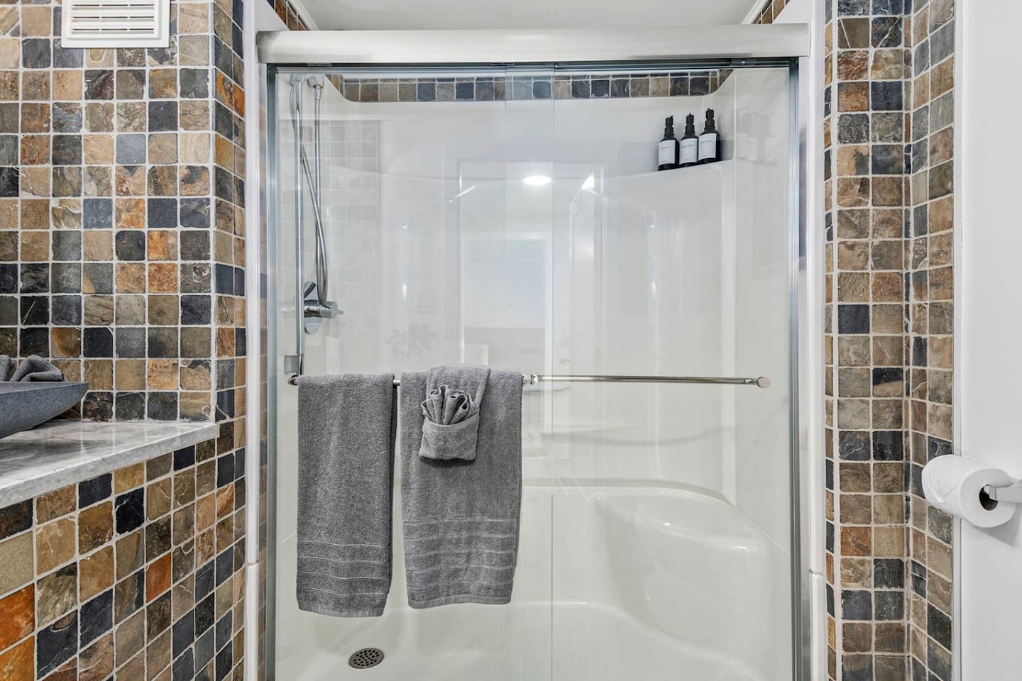 Luxury Beachfront Cottage with Arcade Room and Ocean Views near Campbell River, British Columbia