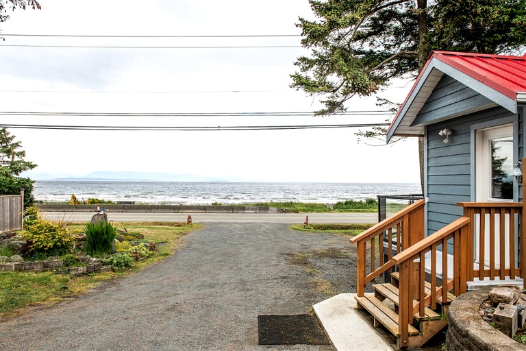Cottages (Canada, Strathcona D (Oyster Bay-Bu*, British Columbia)