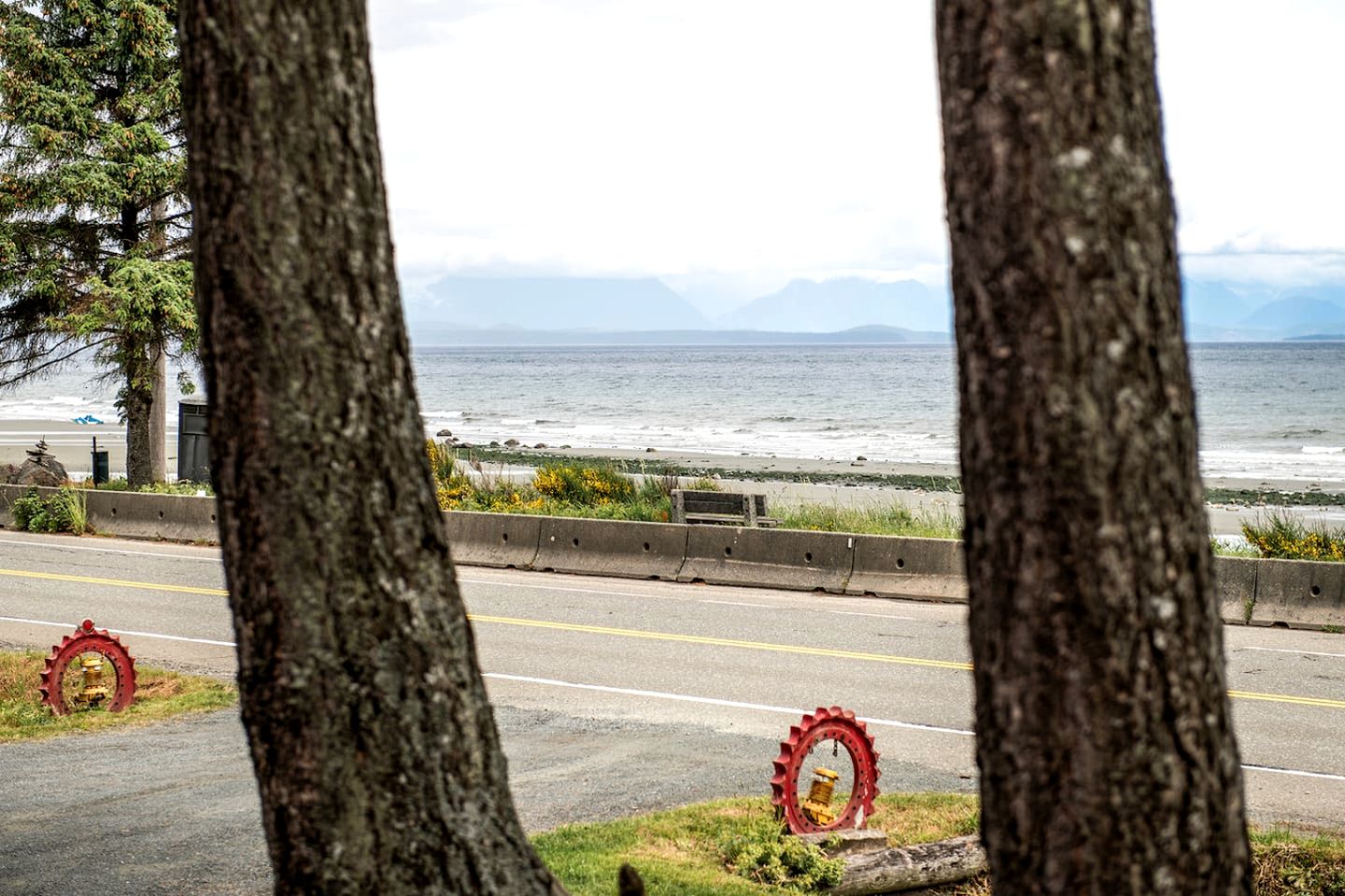 Luxury Beachfront Cottage with Arcade Room and Ocean Views near Campbell River, British Columbia