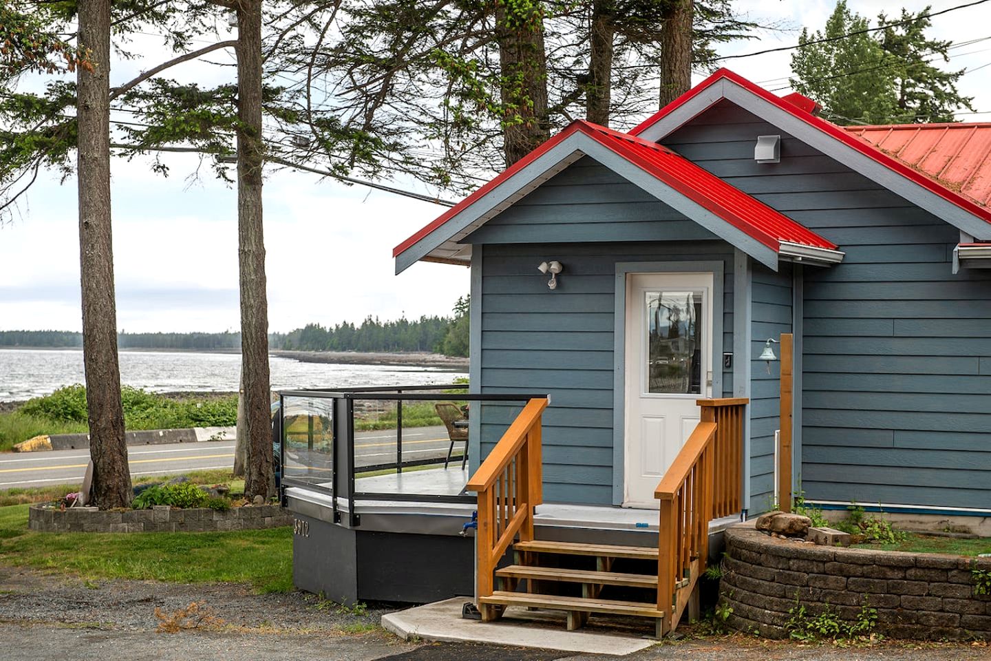 Luxury Beachfront Cottage with Arcade Room and Ocean Views near Campbell River, British Columbia