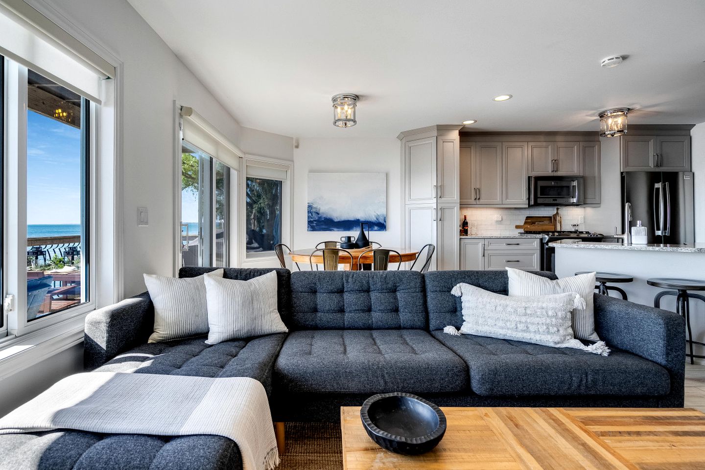 Beachfront Cottage with Stunning Sights in Leamington, Ontario