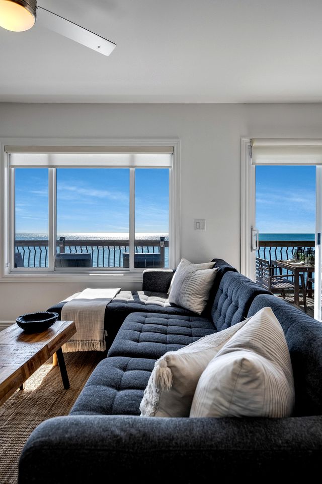 Beachfront Cottage with Stunning Sights in Leamington, Ontario