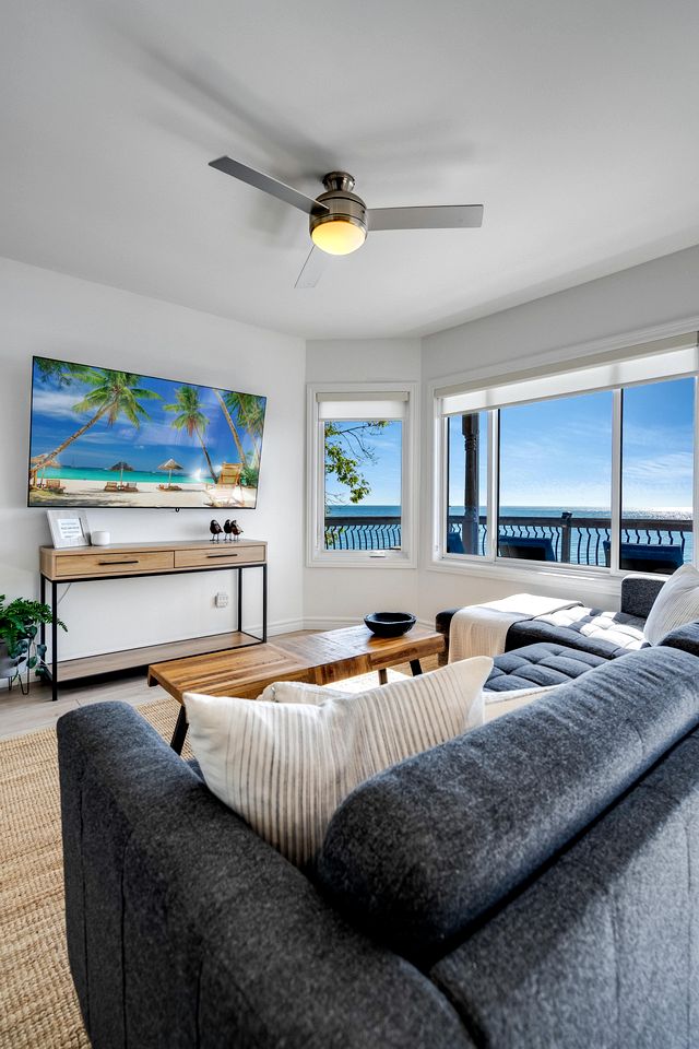 Beachfront Cottage with Stunning Sights in Leamington, Ontario