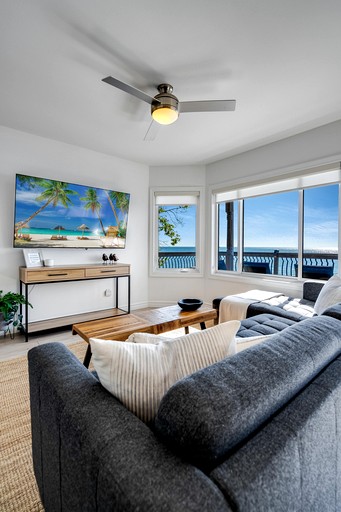 Cottages (Canada, Leamington, Ontario)