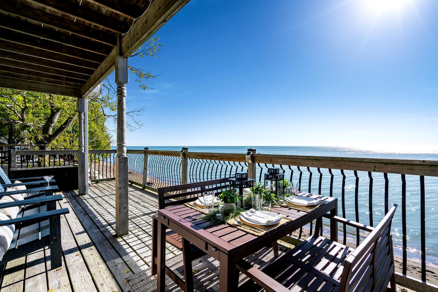 Beachfront Cottage with Stunning Sights in Leamington, Ontario