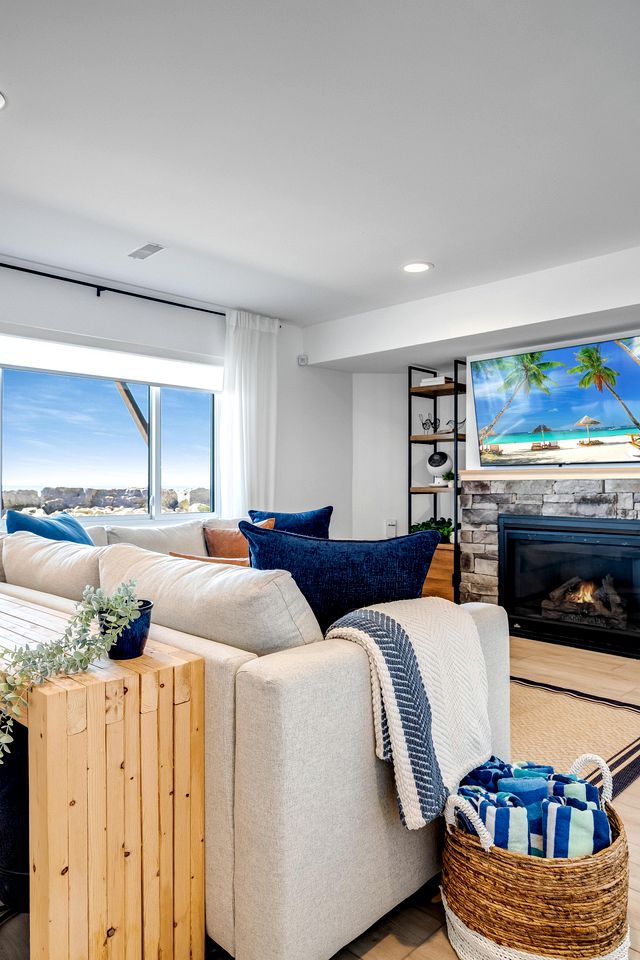 Beachfront Cottage with Stunning Sights in Leamington, Ontario