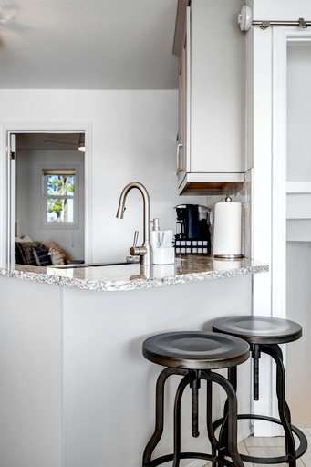 Cottages (Canada, Leamington, Ontario)