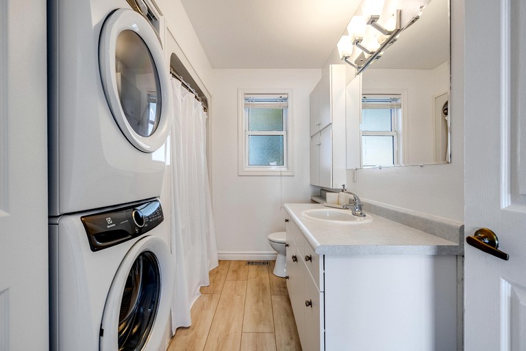 Cottages (Canada, Leamington, Ontario)