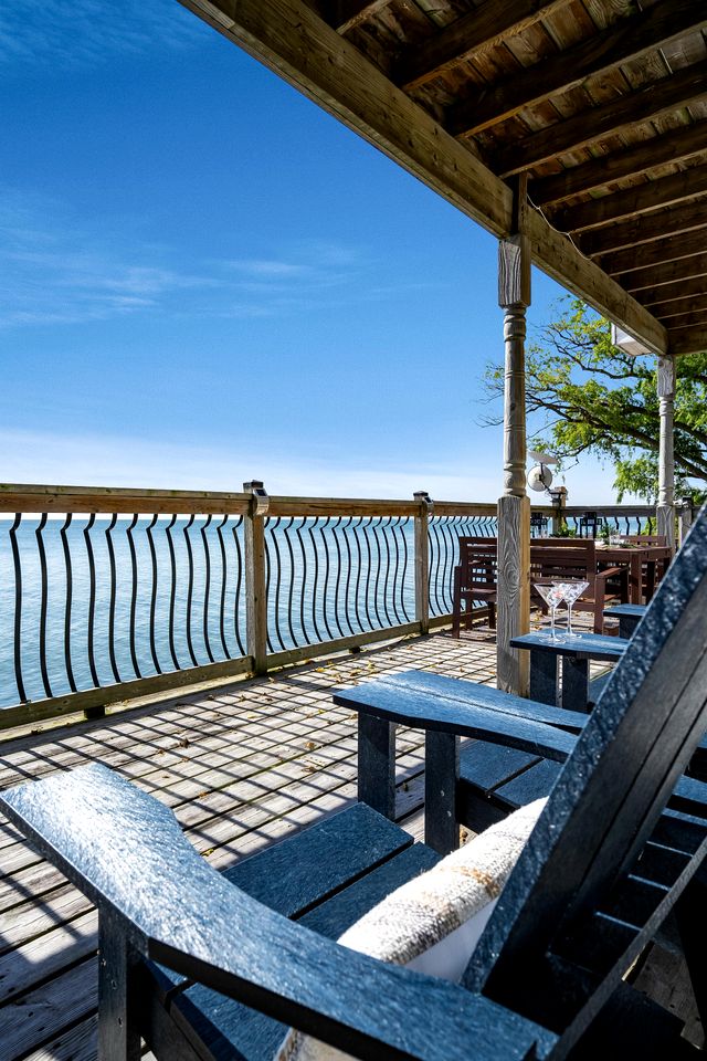 Beachfront Cottage with Stunning Sights in Leamington, Ontario