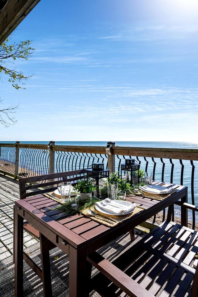 Beachfront Cottage with Stunning Sights in Leamington, Ontario