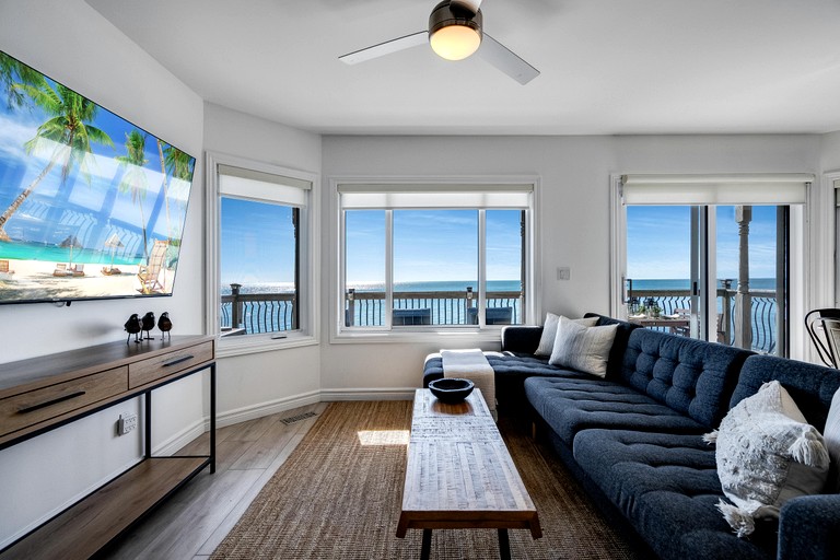 Cottages (Canada, Leamington, Ontario)