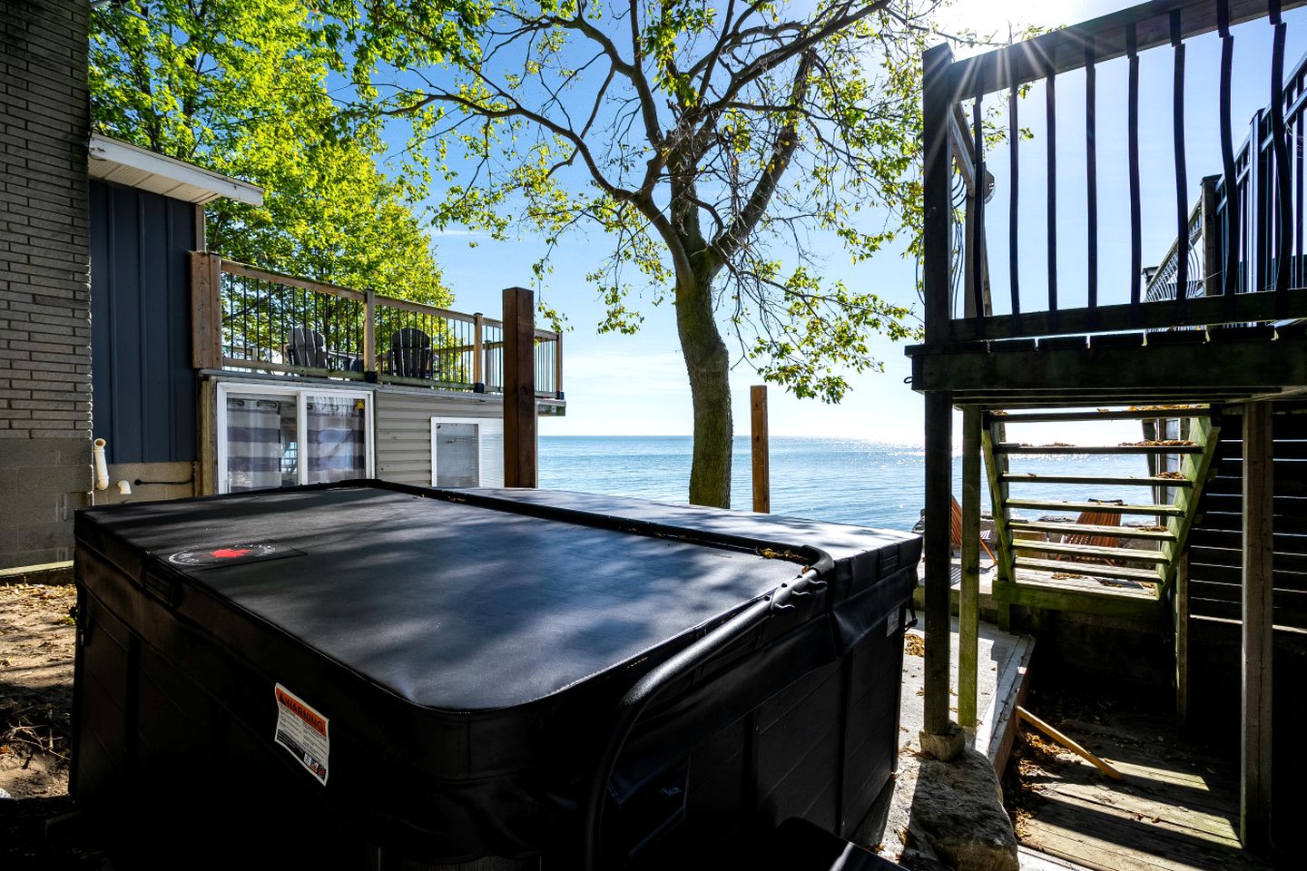 Beachfront Cottage with Stunning Sights in Leamington, Ontario