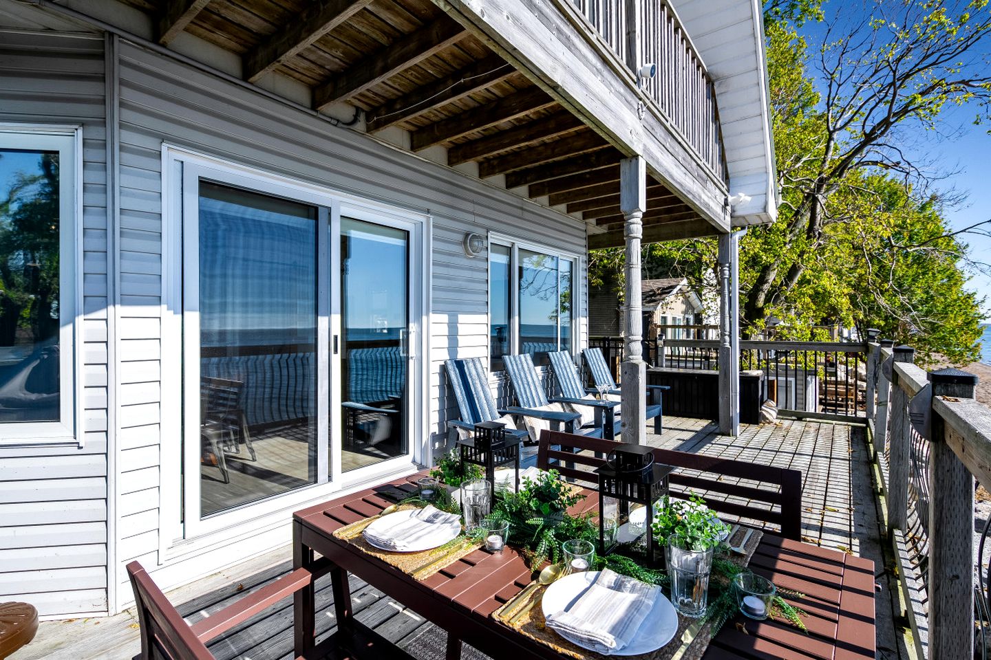 Beachfront Cottage with Stunning Sights in Leamington, Ontario