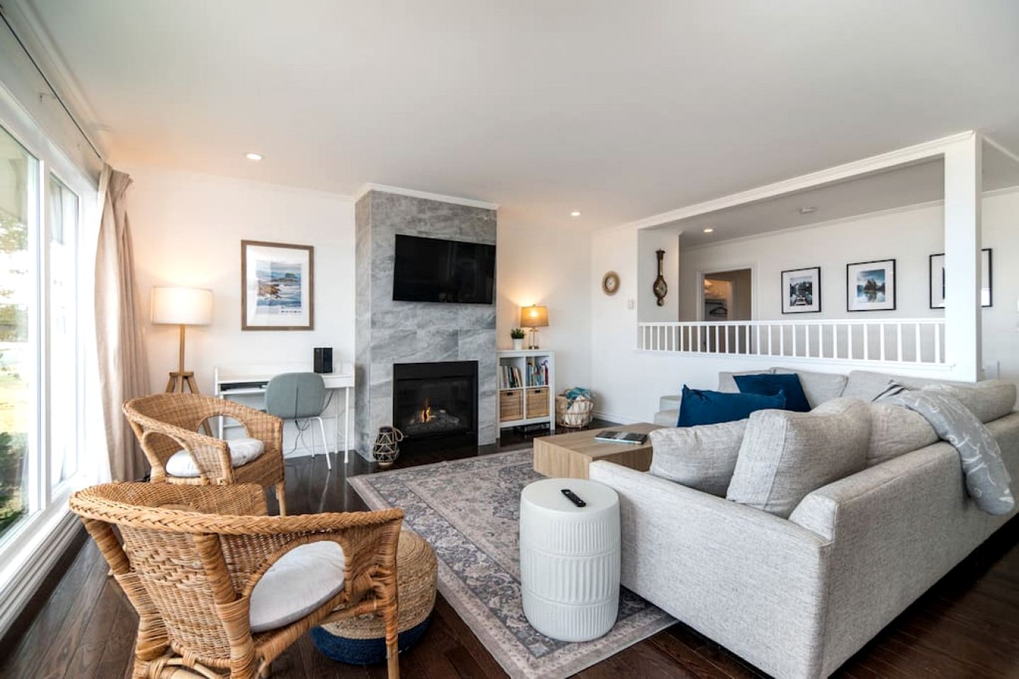 Family-Friendly Beach House with Scenic Shoreline Views near Stories Beach in Campbell River, BC