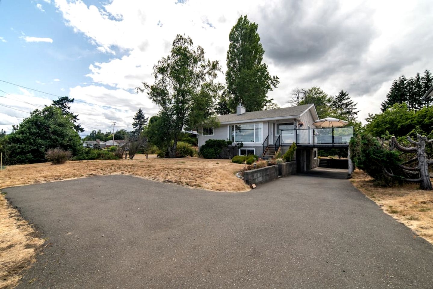 Family-Friendly Beach House with Scenic Shoreline Views near Stories Beach in Campbell River, BC