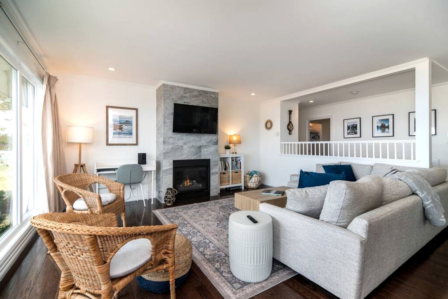 Family-Friendly Beach House with Scenic Shoreline Views near Stories Beach in Campbell River, BC