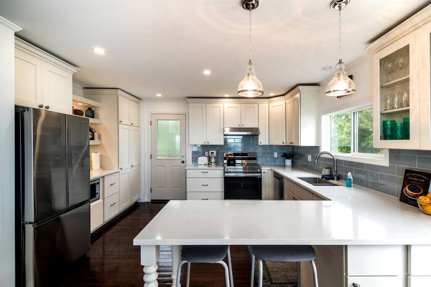 Family-Friendly Beach House with Scenic Shoreline Views near Stories Beach in Campbell River, BC