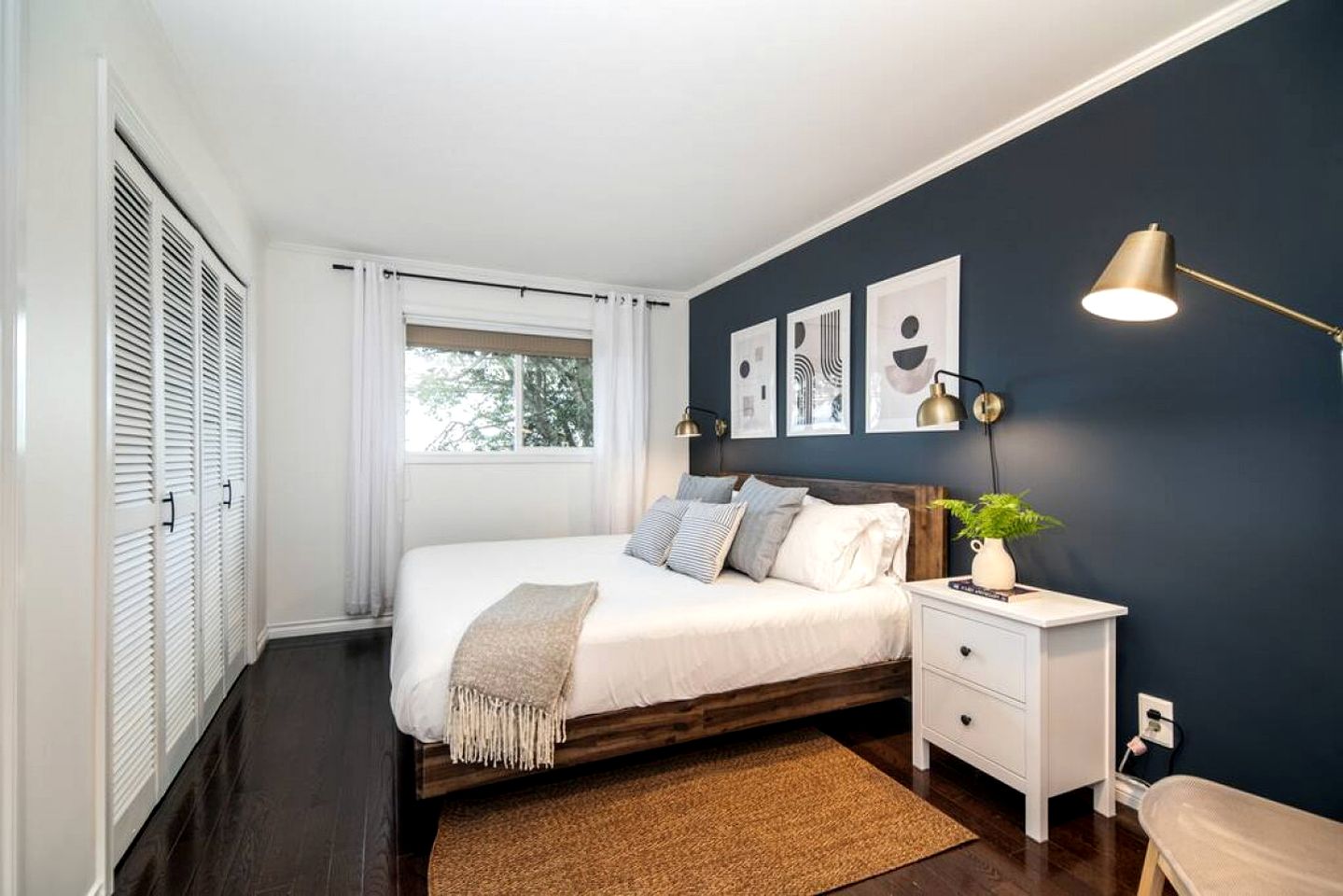 Family-Friendly Beach House with Scenic Shoreline Views near Stories Beach in Campbell River, BC