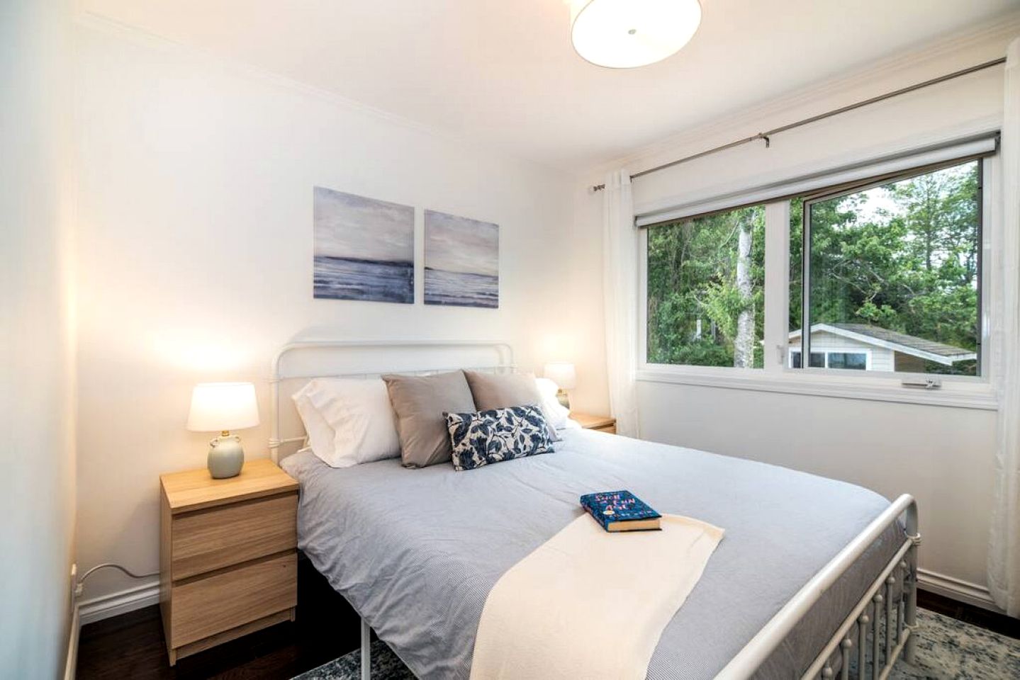 Family-Friendly Beach House with Scenic Shoreline Views near Stories Beach in Campbell River, BC