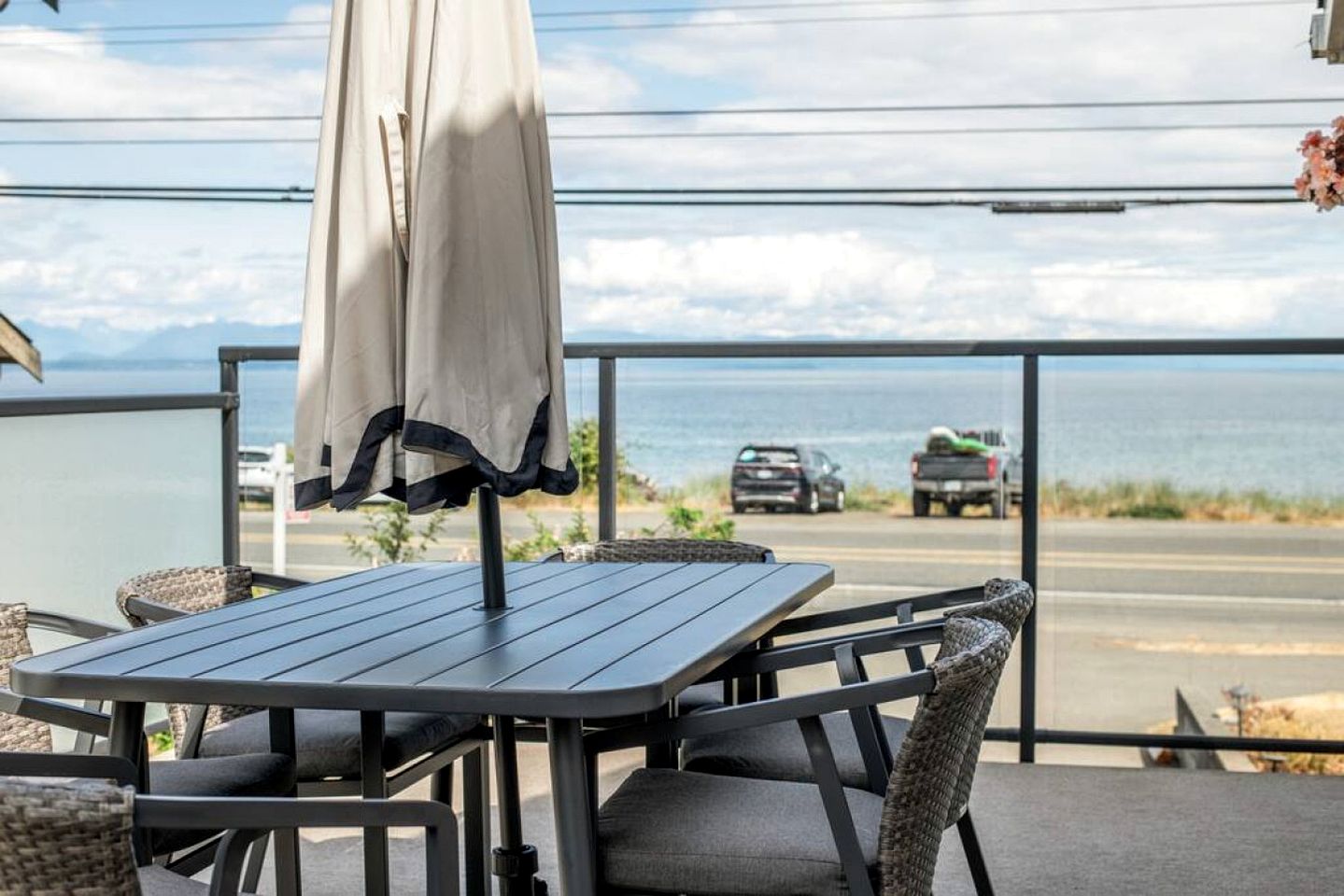 Family-Friendly Beach House with Scenic Shoreline Views near Stories Beach in Campbell River, BC