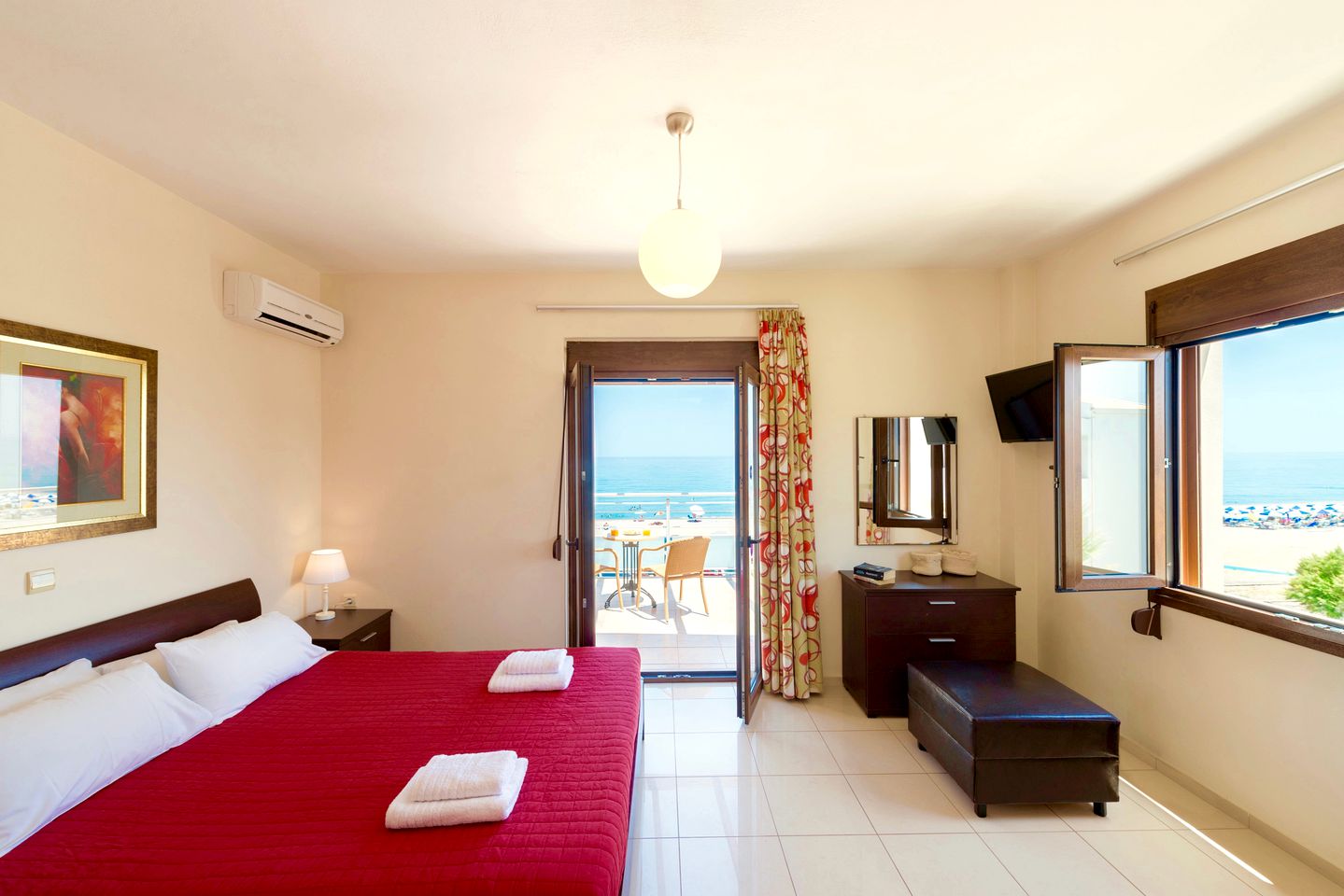 Stunning Beachfront Villa, Perfect for a Greek Vacation