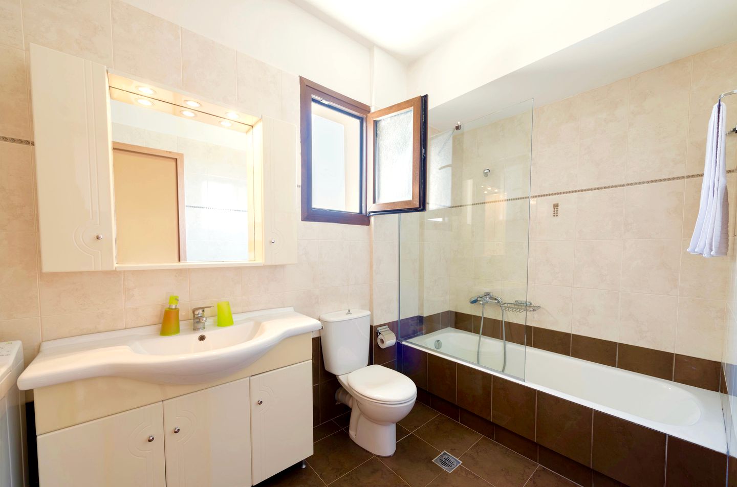 Stunning Beachfront Villa, Perfect for a Greek Vacation