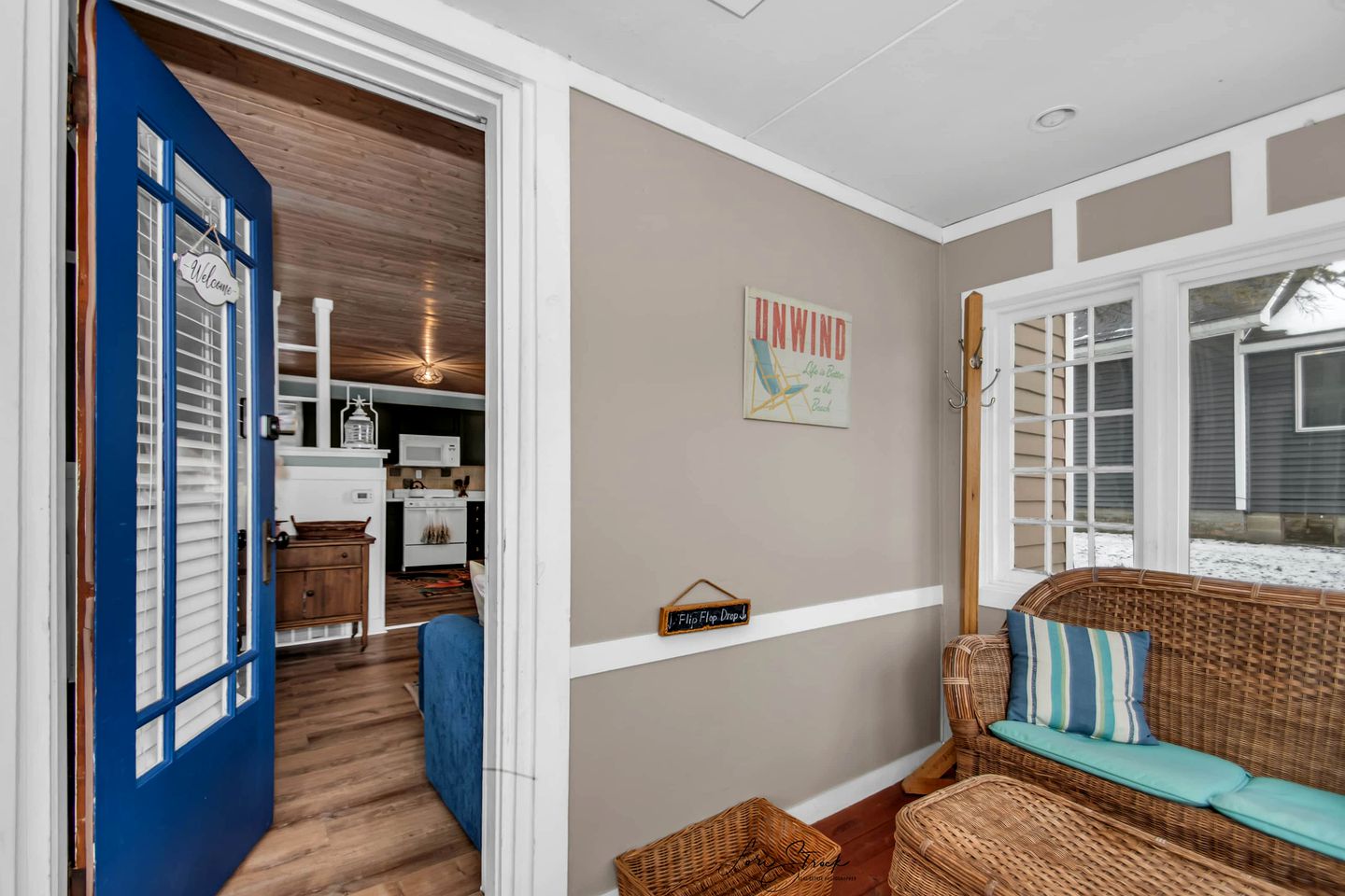 Beachglass Cottage - Family Friendly Kids and Pets,  Grand Beach, MI