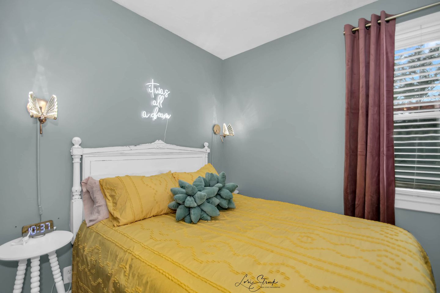 Beachglass Cottage - Family Friendly Kids and Pets,  Grand Beach, MI