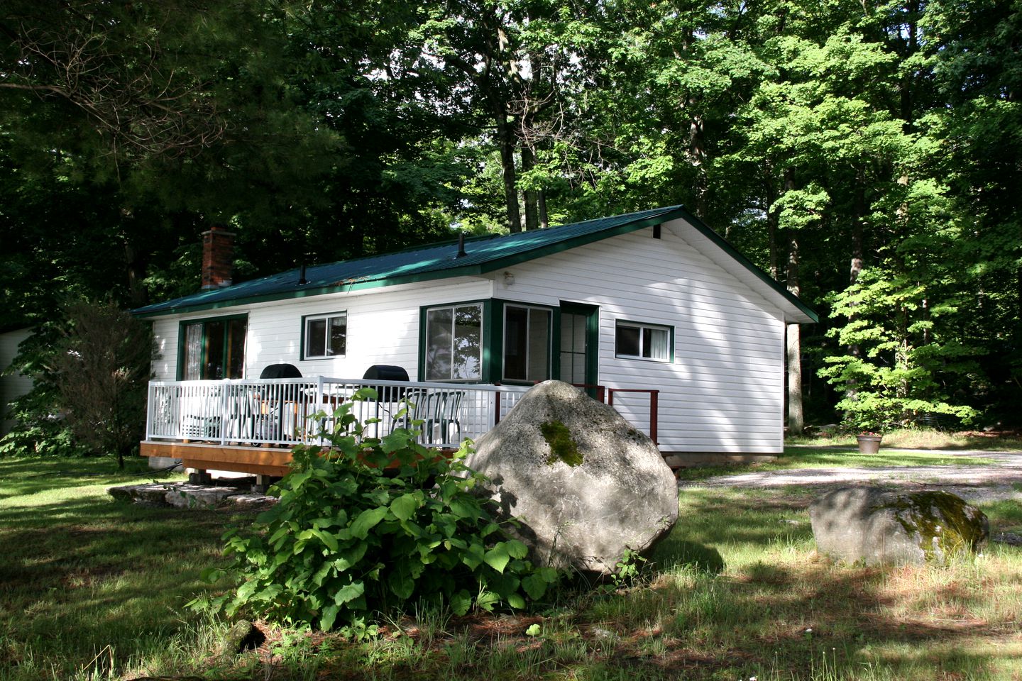 Cottage Rental with Access to a Pool in Lakefield, Ontario