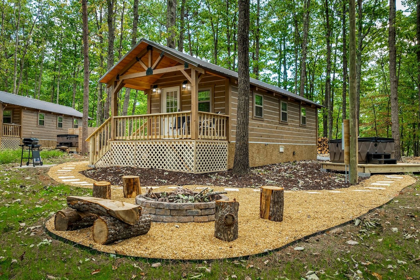 Charming Forest Cabin with Hot Tub & Covered Porch in Mentone, Alabama