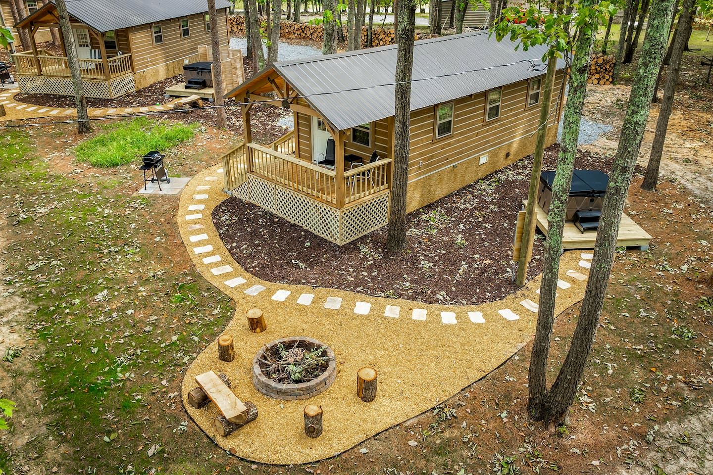 Charming Forest Cabin with Hot Tub & Covered Porch in Mentone, Alabama