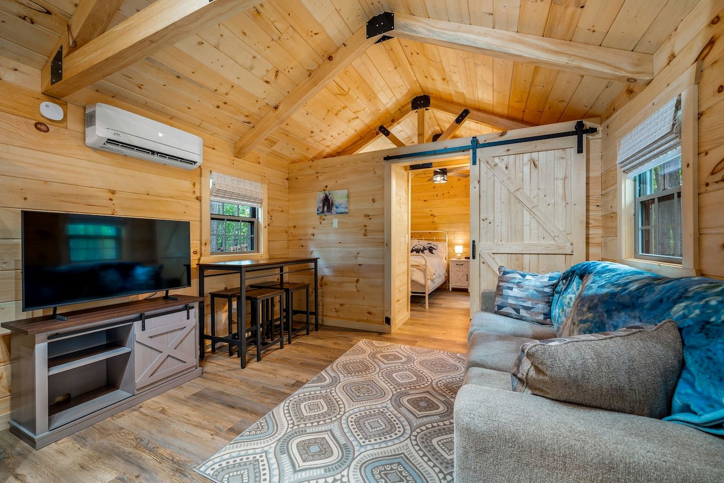 Charming Forest Cabin with Hot Tub & Covered Porch in Mentone, Alabama