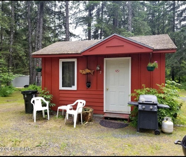 One Bed Cabin Fully Furnished in Seward, Alaska