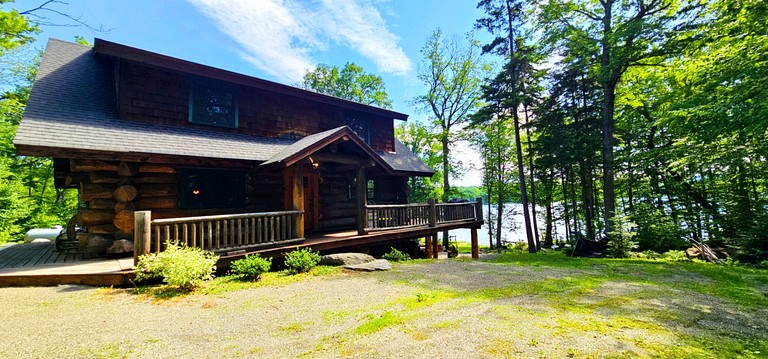 Vibrant Cabin Retreat Near Brassua Lake, Maine