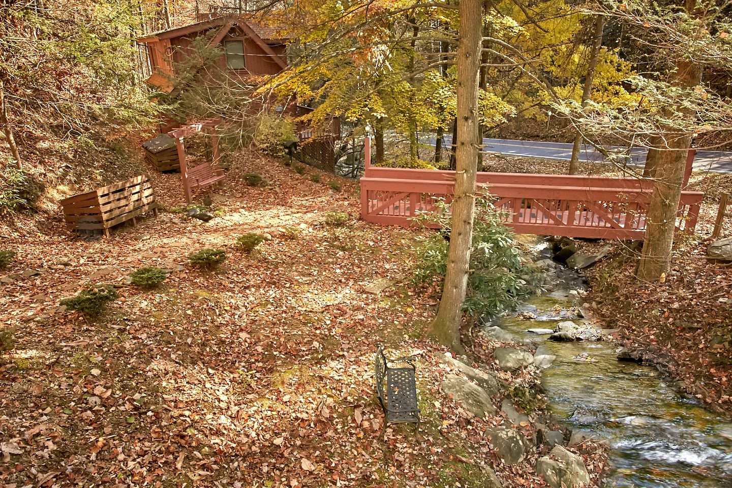 Secluded Cabin Rental for a Romantic Mountain Escape in Tennessee