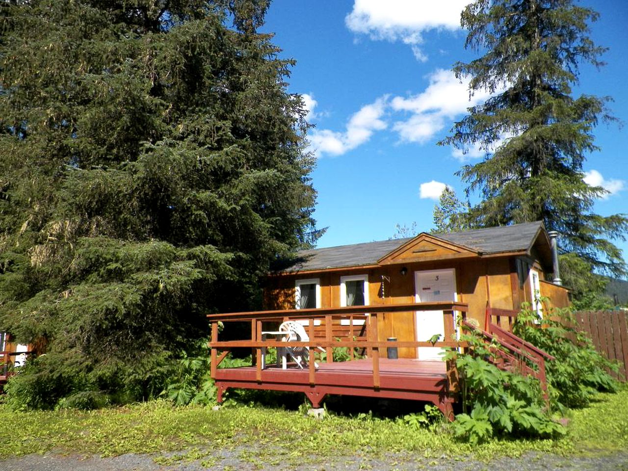 Rustic Family Cabin Rental with a Private Deck near Great Fishing on Bear Creek, Alaska