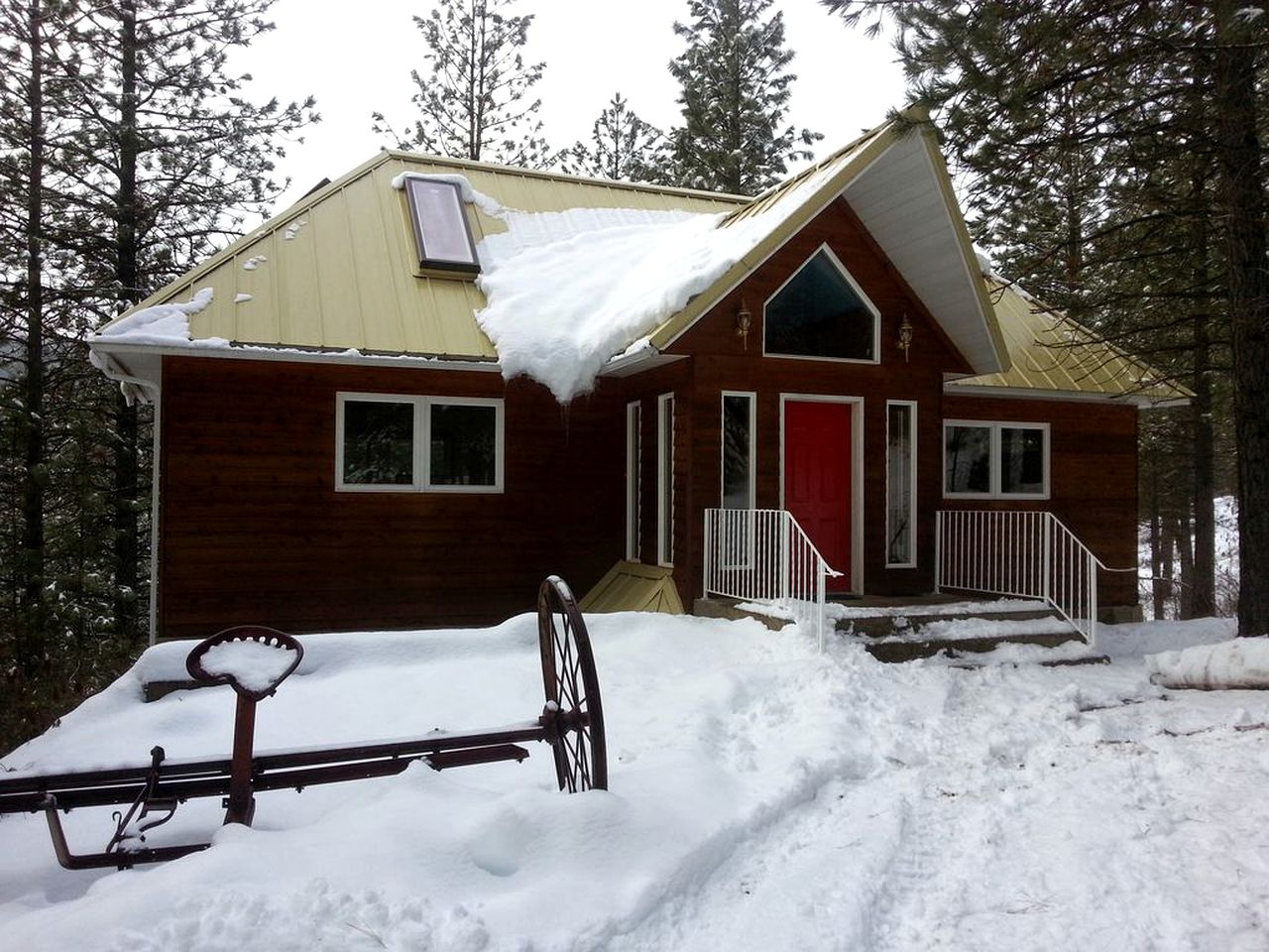 Gorgeous Cabin Rental on 10 Acres in Coeur D'Alene Mountains, Idaho