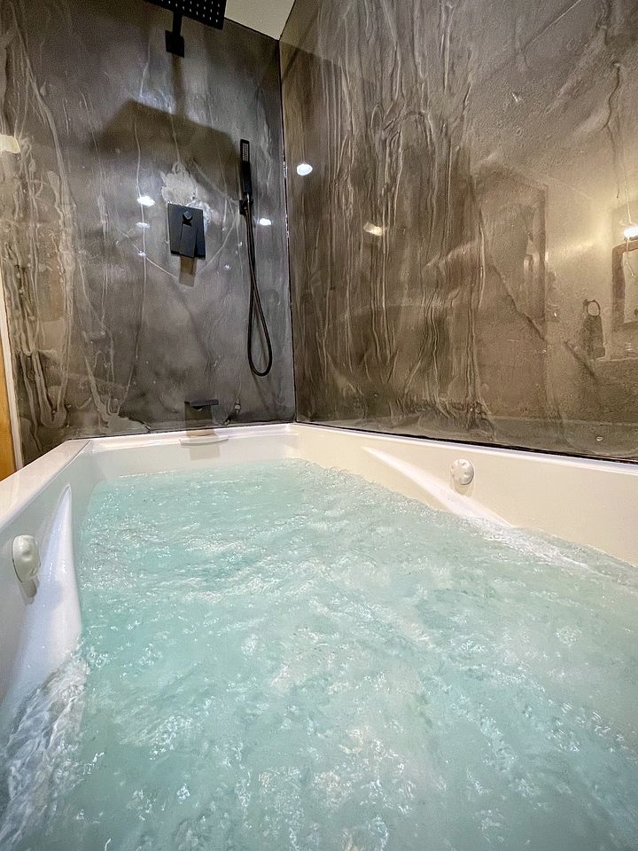 Enchanting Rental with Indoor Jacuzzi and Little Terrace in Montana