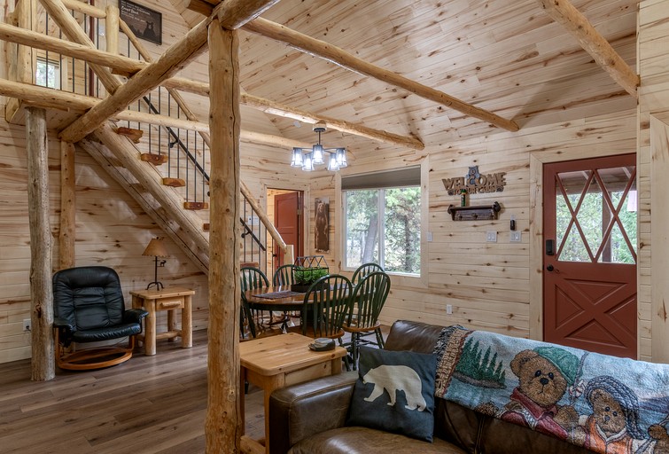 Log Cabins (United States of America, --, Idaho)