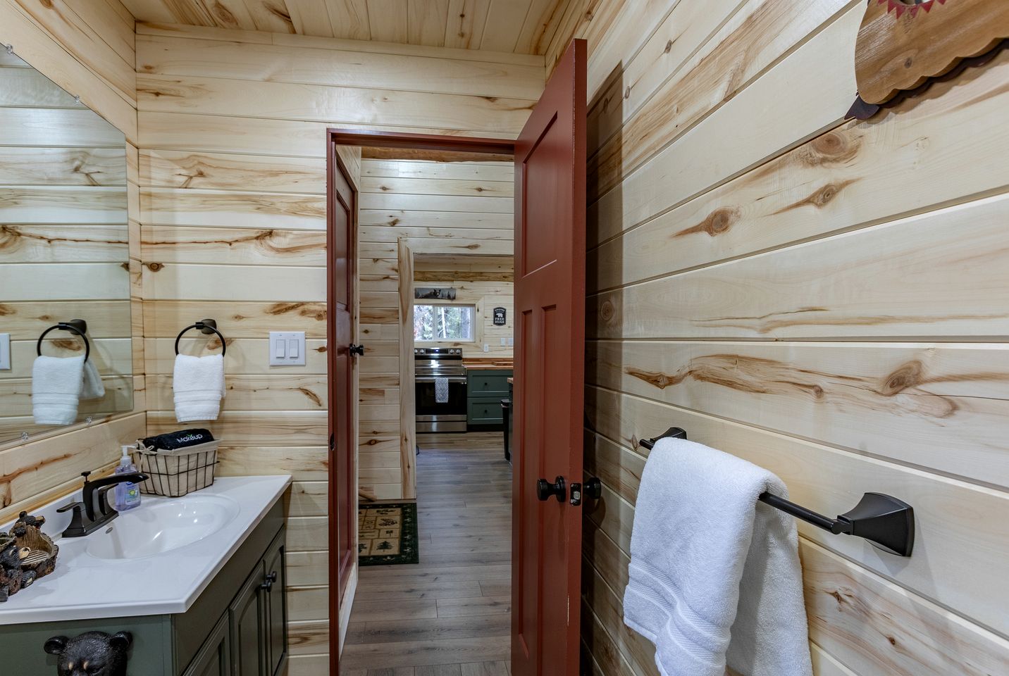 Tranquil Cabin with Amazing Views from the Incredible Deck, the Perfect Base for your Island Park Adventures in Idaho
