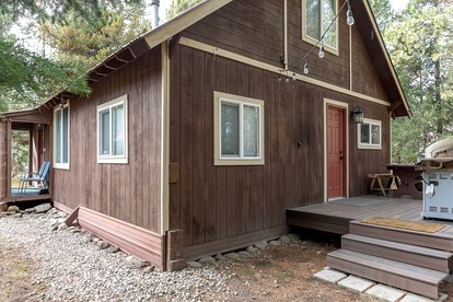 Tranquil Cabin with Amazing Views from the Incredible Deck, the Perfect Base for your Island Park Adventures in Idaho