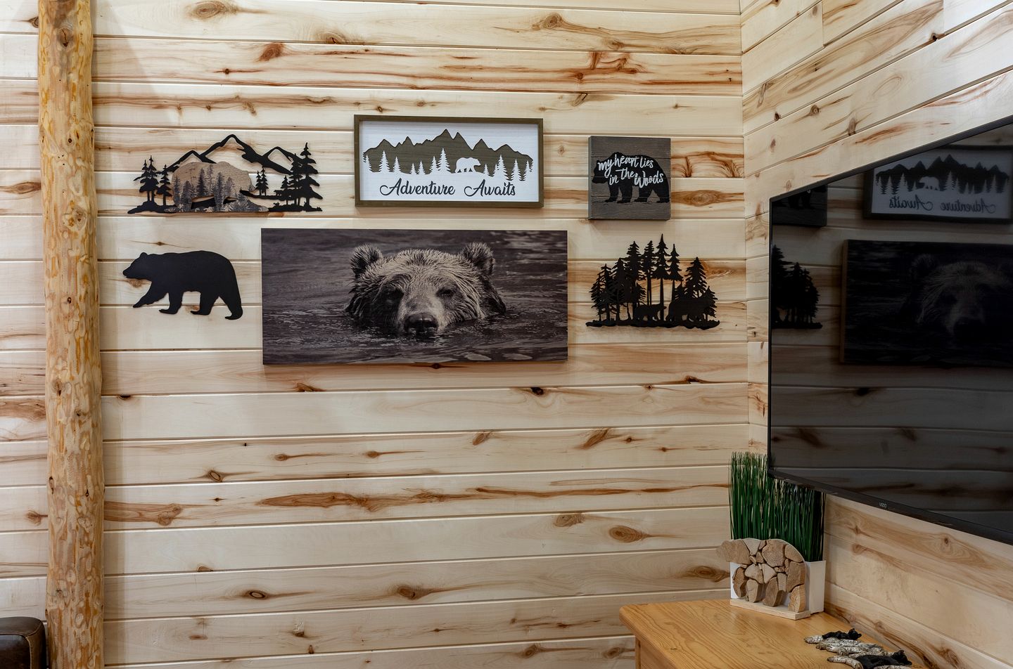 Tranquil Cabin with Amazing Views from the Incredible Deck, the Perfect Base for your Island Park Adventures in Idaho